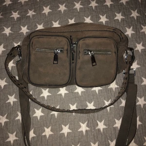 Noella väska  - Noella väska i fint skick! Kan mötas upp i Gävle! Nypris 700 kr