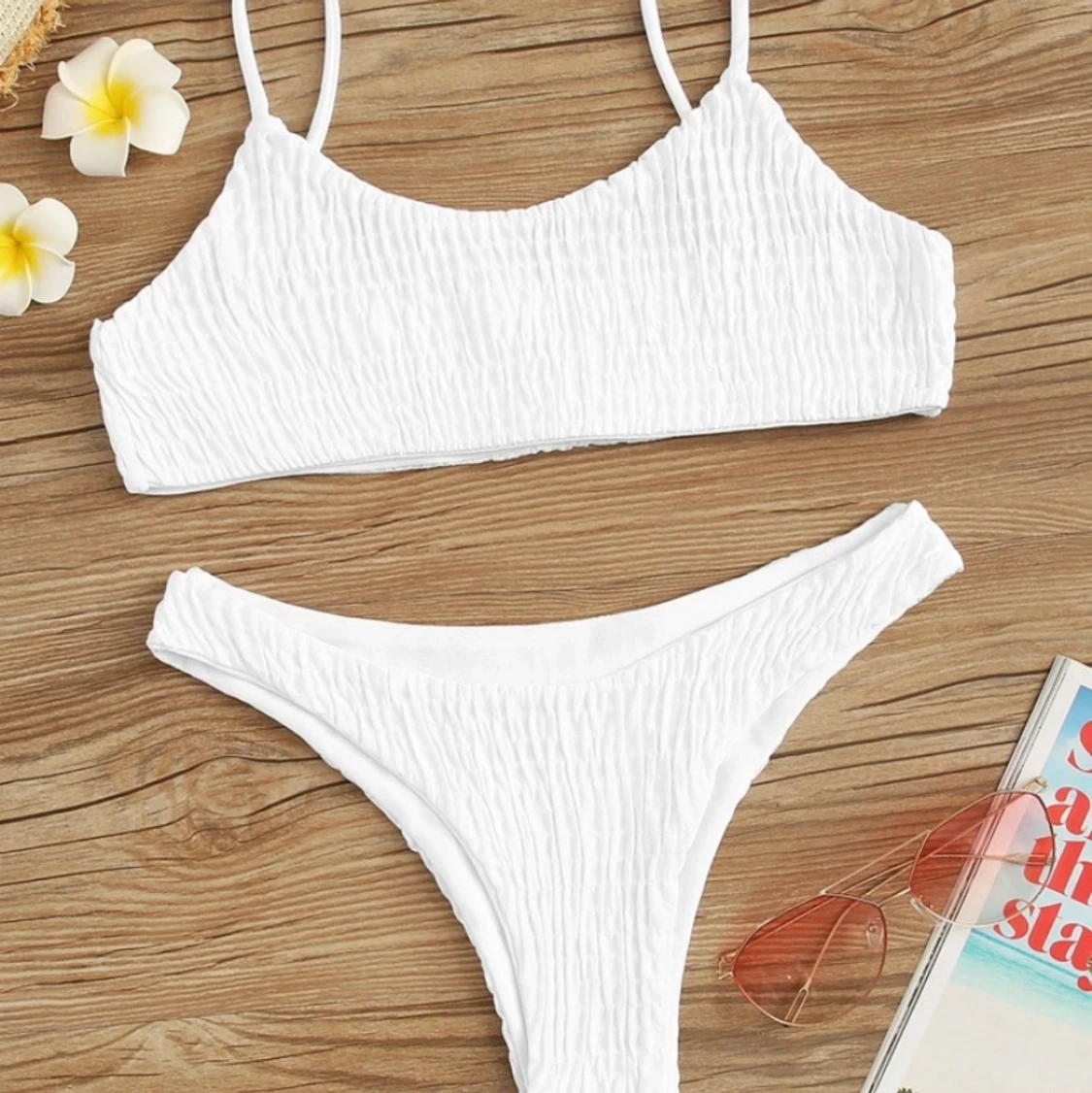 Oanvänd vit bikini  - 90