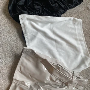 Skjolar, shorts, byxor  - Allt är i bra skick, storlek s och priset är per plagg, paket pris kan diskuteras! :) betalning sker via Swish 