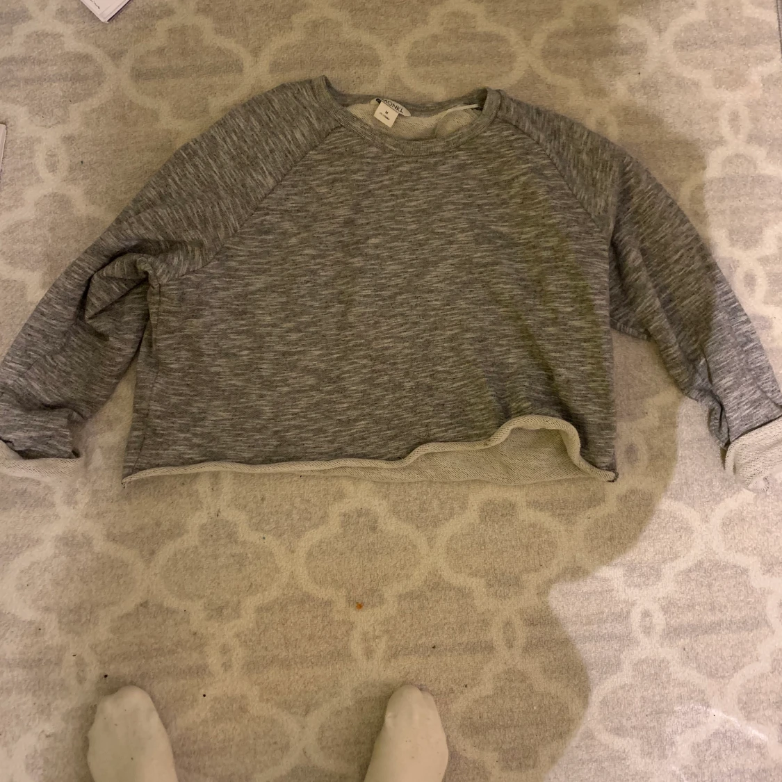 Grå tröja från Monki