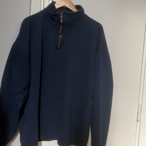 Tjocktröja - Nästan oanvänd bra skick