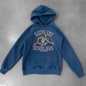 Reckless scholars hoodie - SÖKER!!! Denna blå hoodie från Reckless Scholars i storlek S eller M💗💗