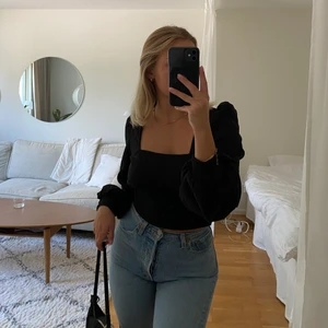 Topp - Väldigt fin topp som tyvärr inte kommer till användning i storlek S. 50kr + frakt eller högst bud 🤎