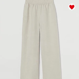 Linnebyxor HM - Säljer dessa linnebyxor från H&M då de var för stora för mig. Strl M. 150 kr + frakt tillkommer💗
