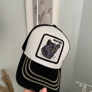 Keps - Säljer nu denna kepsen, jag köpten den på en marknad utomlands nu i somras men har tyvärr ej fått någon användning av den! 100 + frakt eller högst bud!😁