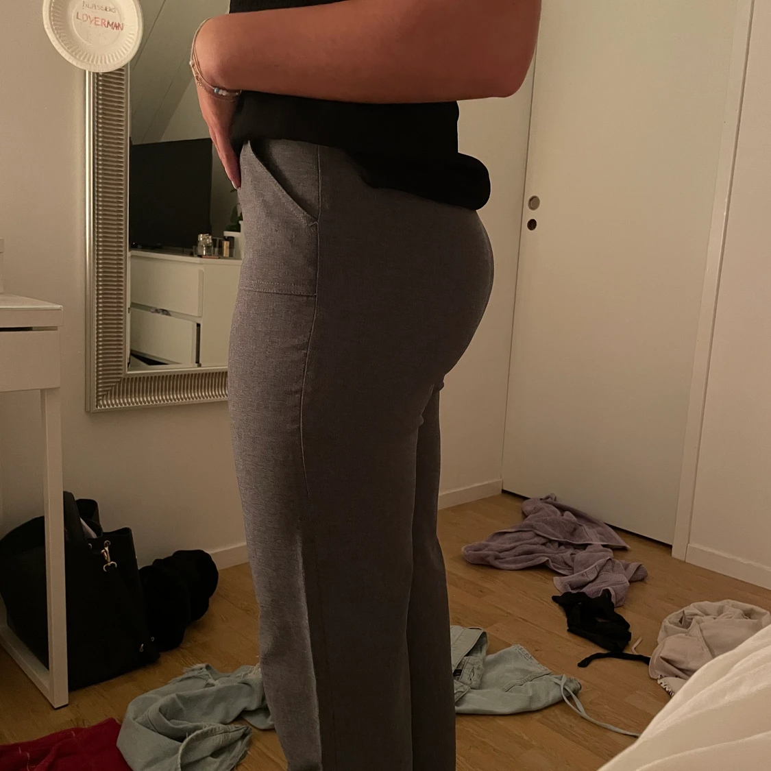 Gråa kostymbyxor - 90