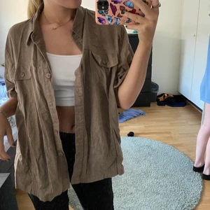 Skjorta - Cool skjorta, storlek M, sitter nice oversized