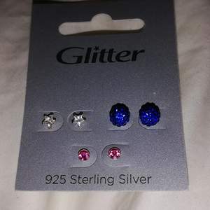 🌷Söta silverörhängen! 🌷                          Tre par örhängen i 925 Sterling silver från Glitter. Aldrig använda då jag har strechade öron lol. Finns i Bromma men kan frakta! 
