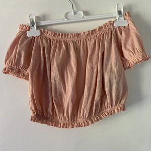 Topp - Söt topp från HM i storlek S, i princip oanvänd