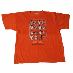 Baseball - Vintage T-shirt  - En sjukt Nice orange tröja som har ett riktigt unikt tryck som verkligen påminner om 90-talet. Har ungefär samma färg som Nike Syracuse dunks. Den är lite utav en baggy fit och är köpt i USA.