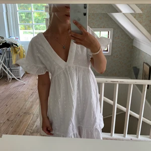Vit Klänning - Jättefin klänning från Asos