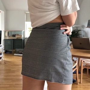 Gina wrapped skirt - Wrapped kjol från Gina i storlek S. Gratis frakt men kan också mötas i Lund:) 