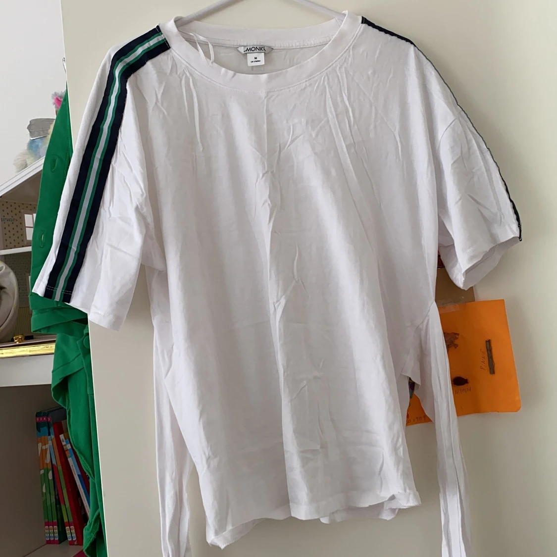 Monki t-shirt strl M - 90