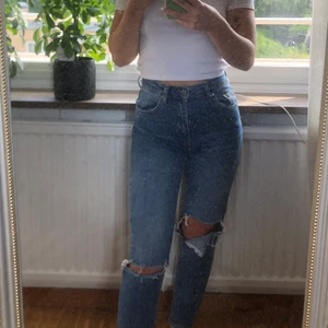 Superfina jeans från Gina tricot! - Fina blå jeans i storlek XS från Gina. Hur sköna som helst!