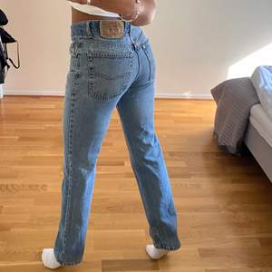jeans som inte kommer till användning 💔 om ni skulle har några frågor så är det bara att säga till! ✨😊 jag är 167 
