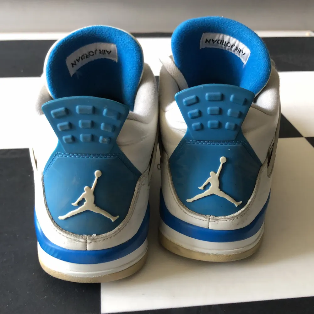 Jordan 4 military blue från 2012, 7/10 condition, ingen box. Skor.