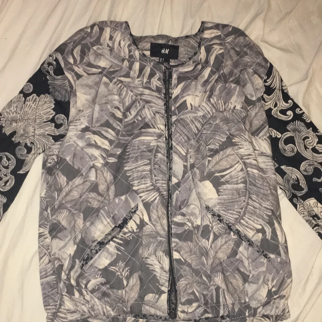 XS Grå-Grön Jacka med blommönster - 90