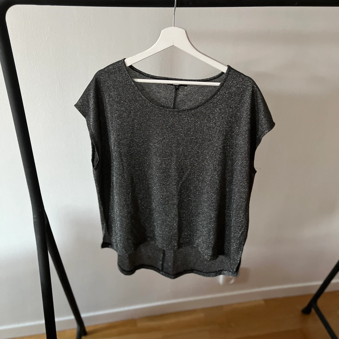 T-shirt glittrig x BIKBOK (M) - 90