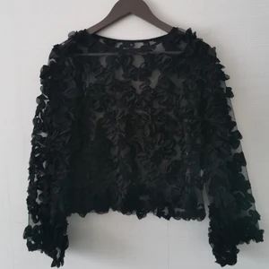 Gina topp - Super snygg topp från Gina, knappt använd, i jättebra skick!                                                                                Kan mötes I Umeå, alt fraktas (köparen står) 