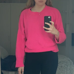 Rosa sweatshirt  - Rosa sweatshirt köpt från Zara i strl M!   Vid frågor är det bara att skriva!🥰  Nytvättad!