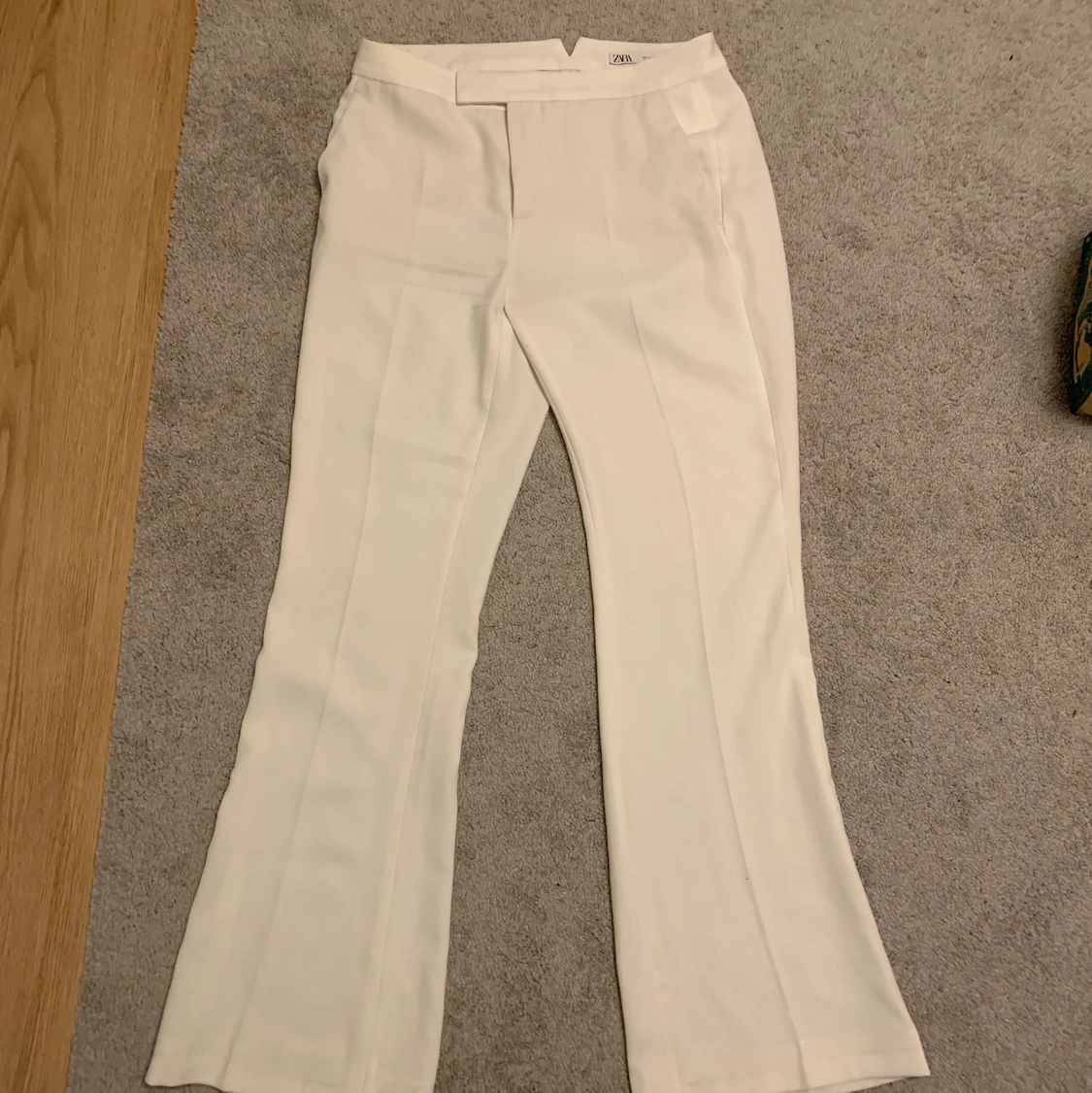 Vita kostymbyxor  - 90