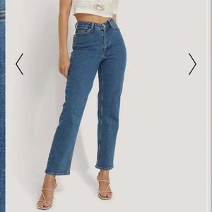 jeans - Säljer dessa jätte fina jeans från nakd som jag beställde för några veckor sen men de passar tyvärr inte mig💕