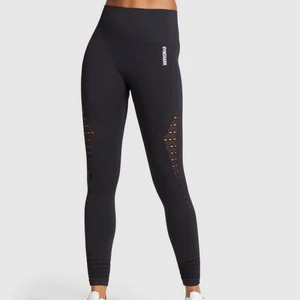 ENERGY+ SEAMLESS LEGGINGS - Gymshark tights i storlek xs. Inte använda, då de är för små för mig. Nypris 600, säljer för 300 och köparen får stå för frakten. 💕