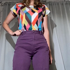 Tunika/ klänning - Söt och färgstark klänning som även fungerar som tröja eftersom den är så tunn! 💕