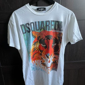 Dsquared2 t-shirt - Dsquared2 t-shirt som inte kommer till användning. Inga direkta flaws men sätter skick på 3 av 5.