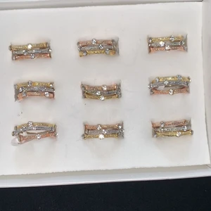 ringar - helt fina på 3 delar 60kr med frakten..storlek från 17-19