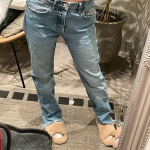 mid Rise jeans - mid Rise jeans från zara, säljer pga för stora för mig