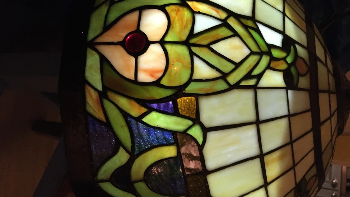 Tiffany-inspirert taklampe.  - 90