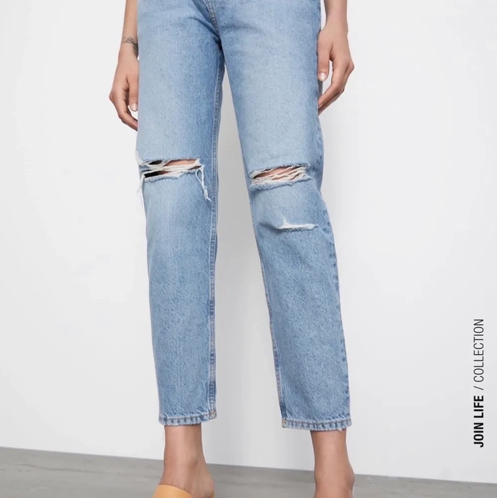 Säljer dessa jeans då de ej används längre💗 supersnygga! Skriv vid intresse så kan jag även skicka fler bilder!!. Jeans & Byxor.