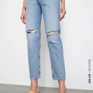 Säljer dessa jeans då de ej används längre💗 supersnygga! Skriv vid intresse så kan jag även skicka fler bilder!!