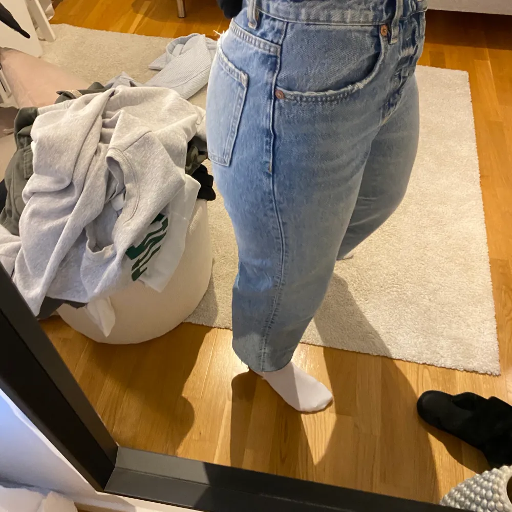 Nästan oanvända zara jeans! Storlek 36!💗. Jeans & Byxor.