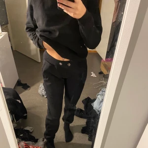 Mjukis set  - Ett jätte mjukt och skönt set som är köpt på Ullared för någon månad sen bara kommer inte till användning här hemma så därför säljs de🤍