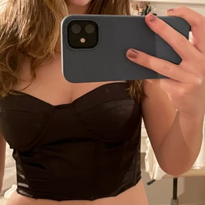 Croset topp str M - Superfin coret som jag säljer då det tyvär inte kommer till användning. Passar mig som vanligtvis brukar ha storlek xs/s💕