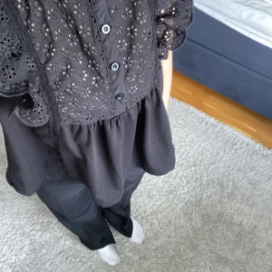 Mango topp 🥭  - Säljer en topp från mango🥭 som ny aldrig andvänt mer än testat❤️