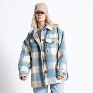 Oanvänd höstjacka  - Oanvänd höstjacka med prislappen kvar på. Väldigt fin och materialet är tjockt och i bra kvalitet.   Hämtas eller så kan jag mötas upp. 😊