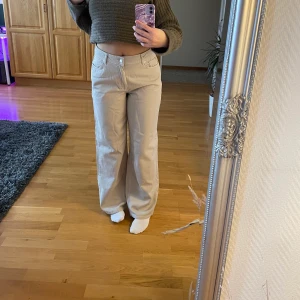 Denim  - Snygga & vida denims - helt oanvända då jag tyvärr köpte för stor storlek! 💕Nypris 399kr. 