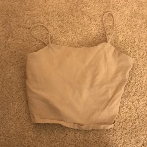 linne - inte min stil:) andra bilden är de så som den ser ut inne i linnet:) hör av er om ni har frågor osv<333