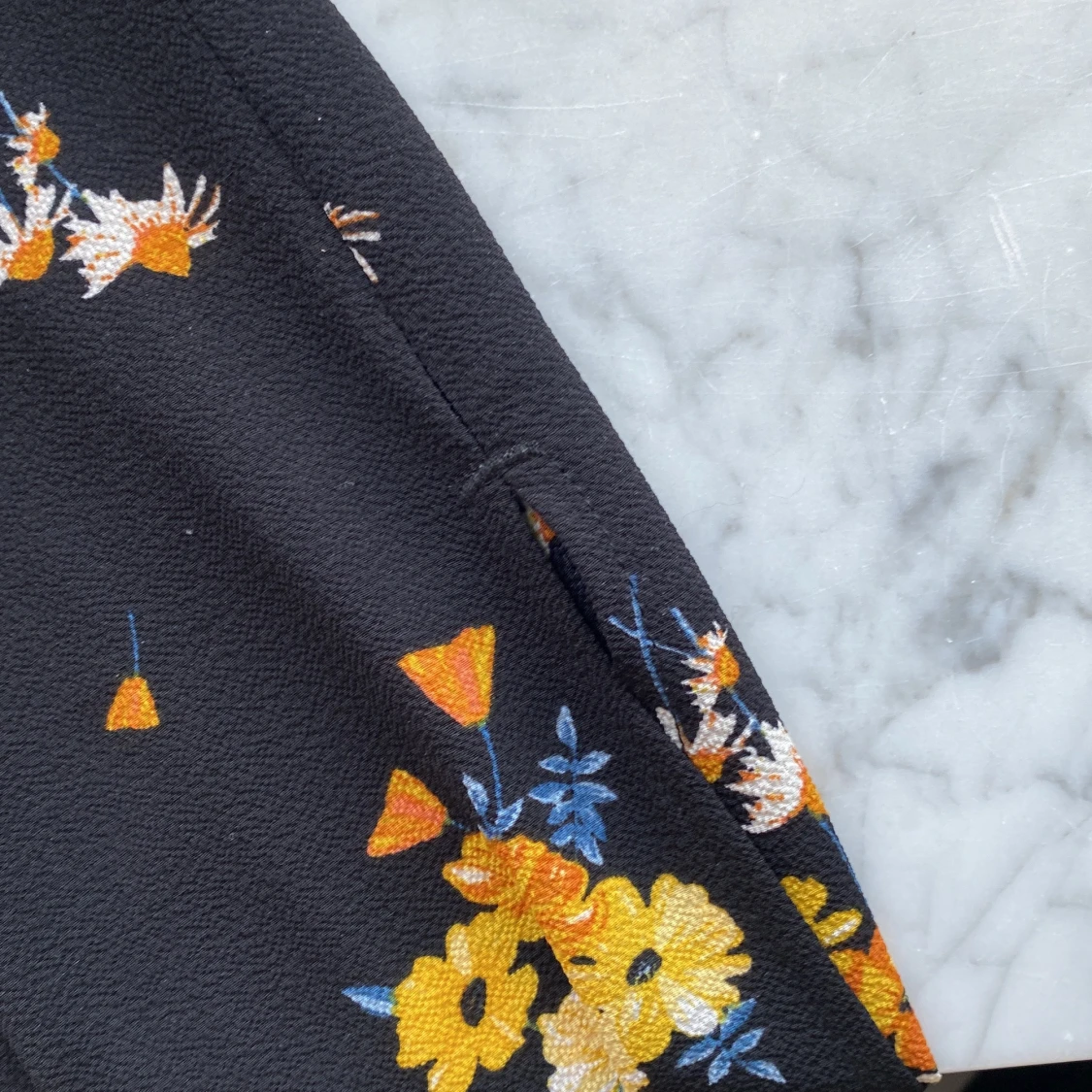 blommig långklänning med slits - 90