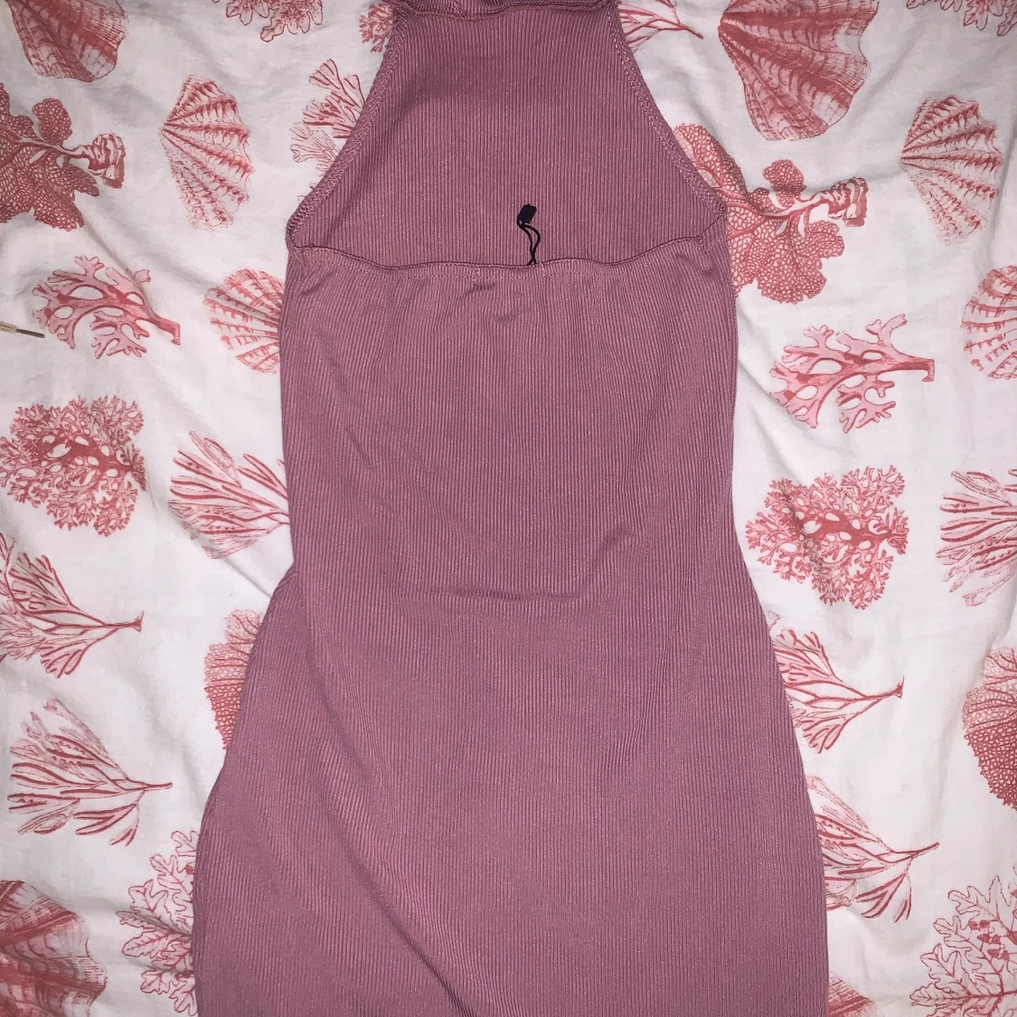 Rosa öppen rygg klänning  - 90