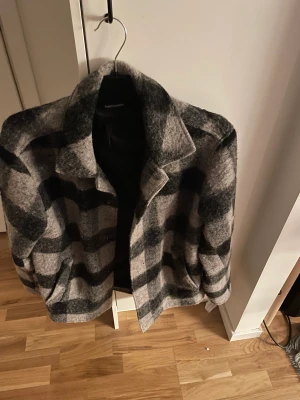 Peak performance jacka - Knappt använd peak performance jacka. Medium. 
