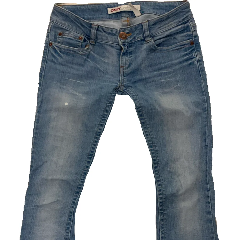 Lågmidjade ONLY- jeans i strlk 28 ⭐️⭐️. Jeans & Byxor.