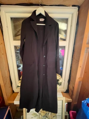 Anna Nooshin x na-kd - Fin kappa från Na-kd  Använd 1 gång så väldigt fint skick 