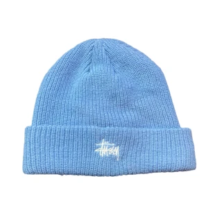 Stussy Basic Cuff Beanie - Powder Blue | använd, föredetta ägare skadade mössan. Men den är lagad, knappt synligt. 7/10