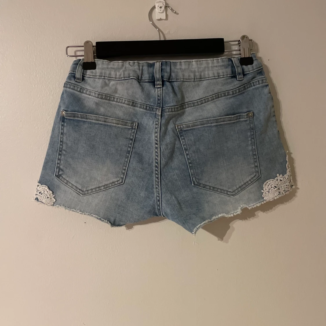  shorts med spetsdetalj st.l 158-164 - 90