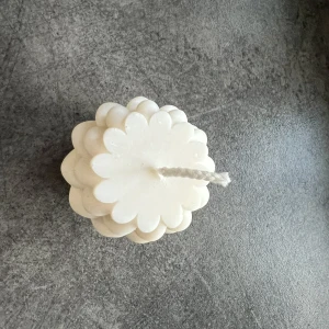 Egengjorda ljus - Ett fint ljus, båda för 60kr 