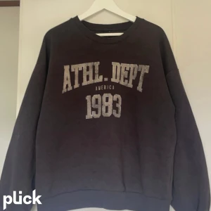 Sweatshirt - (Tryck inte på köp nu)